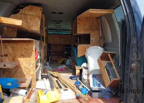 2001 Ford E-350 Super Duty Xl/Xlt из США, поврежденный, VIN 1FBSS31L41HA87132